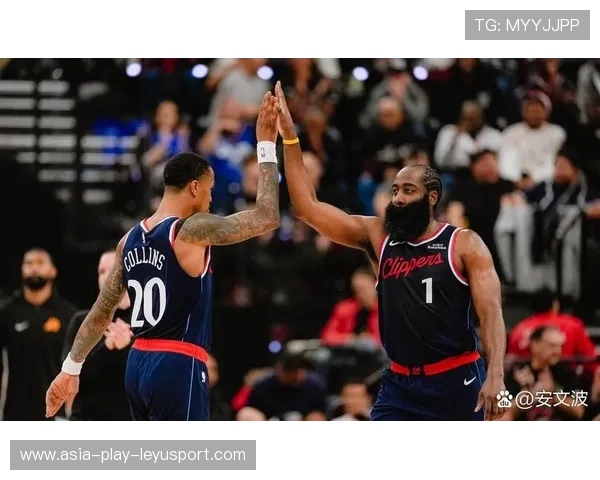 伦纳德中距离一击终结悬念，快船庆祝胜利